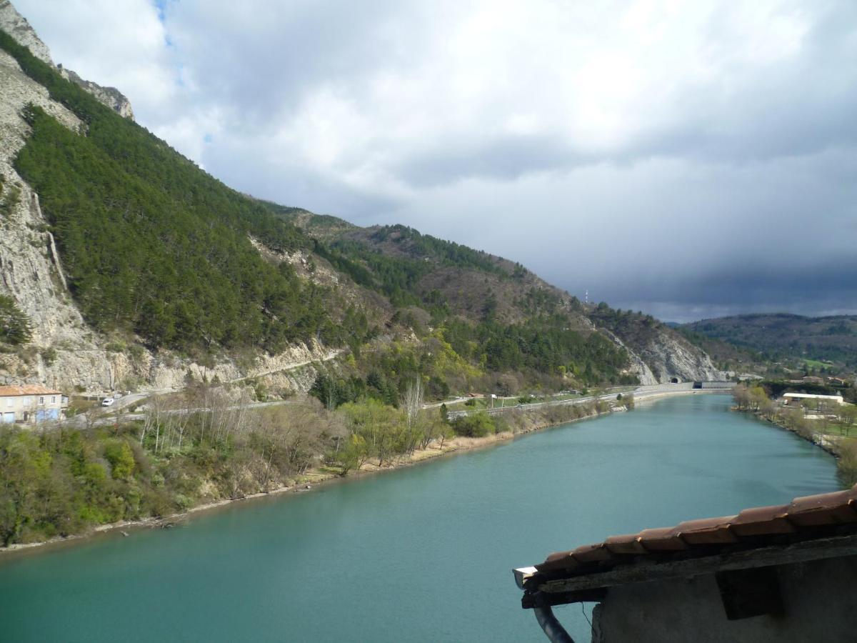 Une Vue Sur La Baume Sisteron Extérieur photo